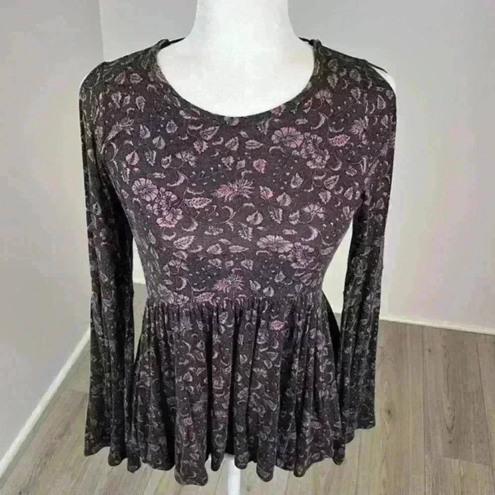 American Eagle Open-Back Bell Sleeve Top Size S - Picture 2 of 7